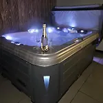Mit Jacuzzi Enschede 10km Apartman *